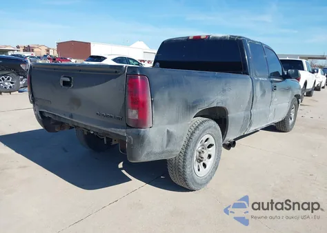 2002 Chevrolet Silverado 1500 Ls z USA, uszkodzony, nr VIN 2GCEC19T921162930